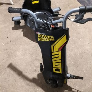 Razor power rider360
